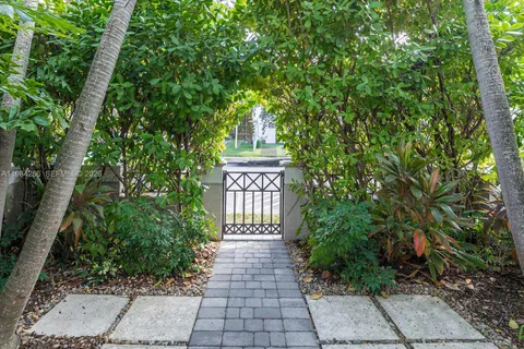 $1,249,950 | 261 Navarre Avenue, Unit B1, Coral Gables, FL 33134