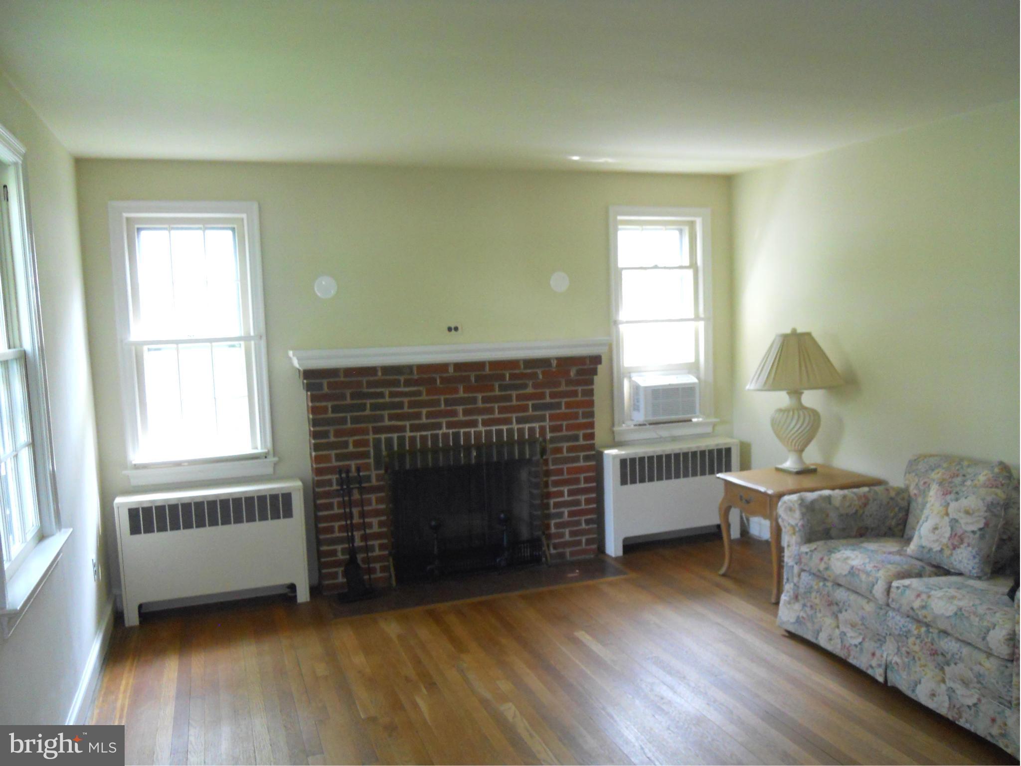 9510 Monroe Street Silver Spring, MD 20910 - Photo 2 of 14 Living Room