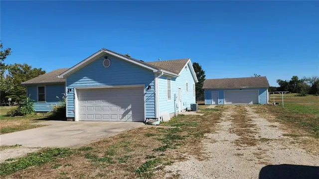 $195,000 | 110 Williams Street, Girard, KS 66743