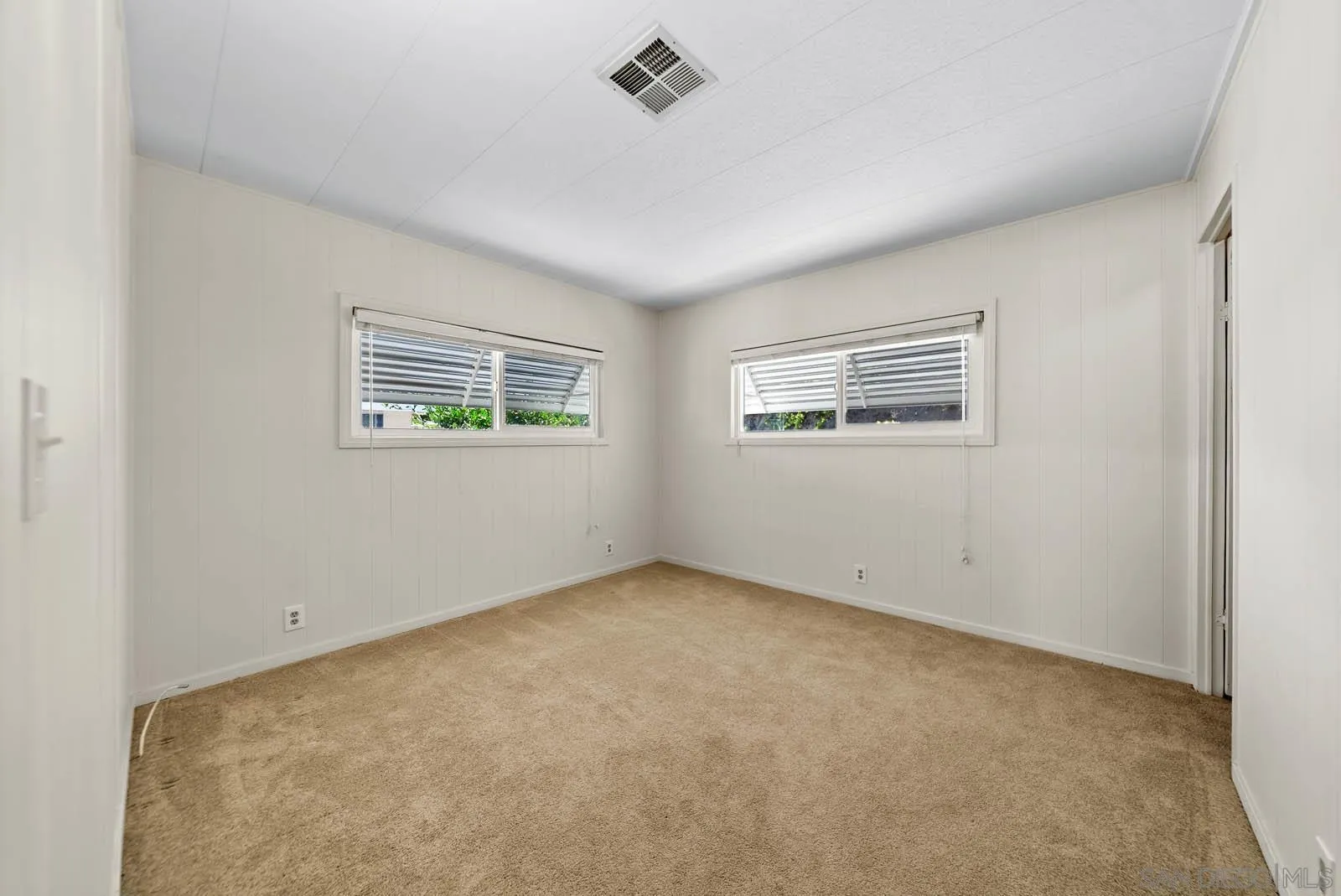 9500 Harritt Road, Unit 198 Lakeside, CA 92040 - Photo 33 of 48 an empty room with windows