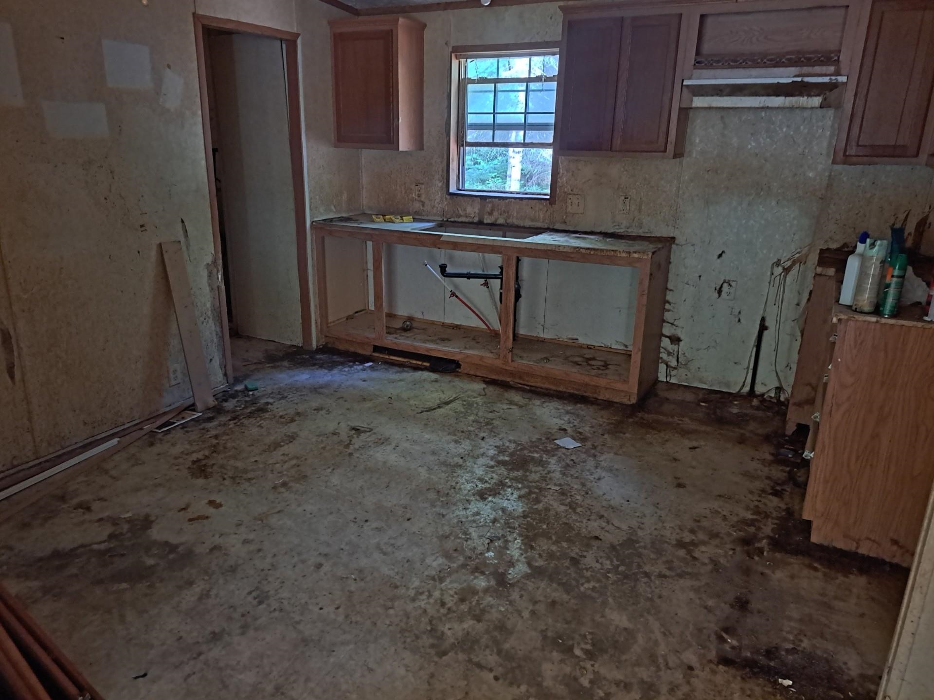 9481 Cook Avenue Lake, MI 48632 - Photo 5 of 8