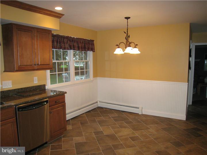 945 Pulinski Road Warminster, PA 18974 - Photo 4 of 13 Breakfast Room