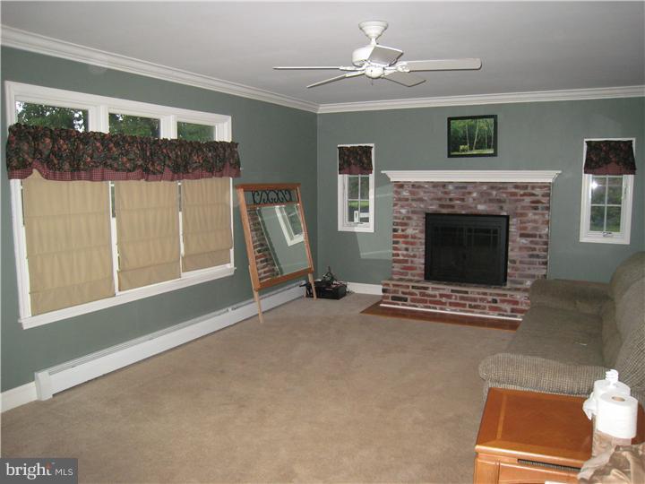 945 Pulinski Road Warminster, PA 18974 - Photo 7 of 13 Family Room