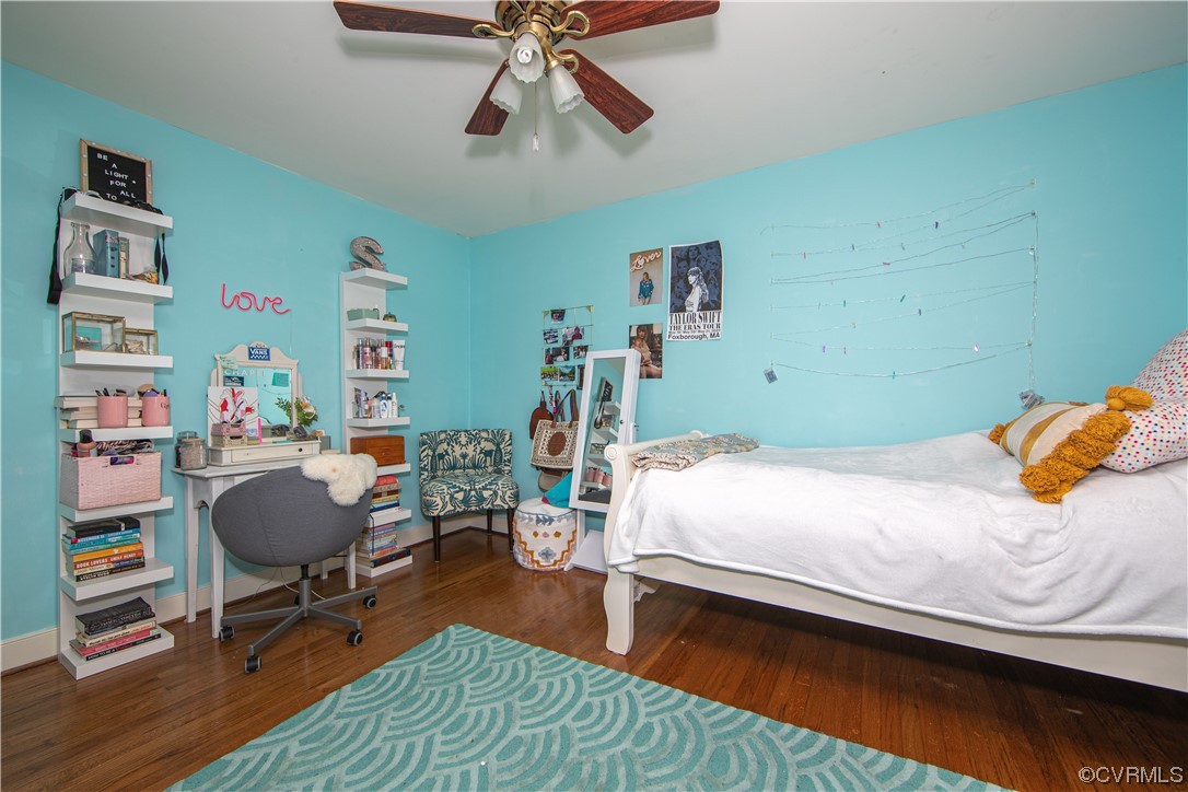 2620 Salisbury Road Midlothian, VA 23113 - Photo 27 of 36 a bedroom with a bed and a chair