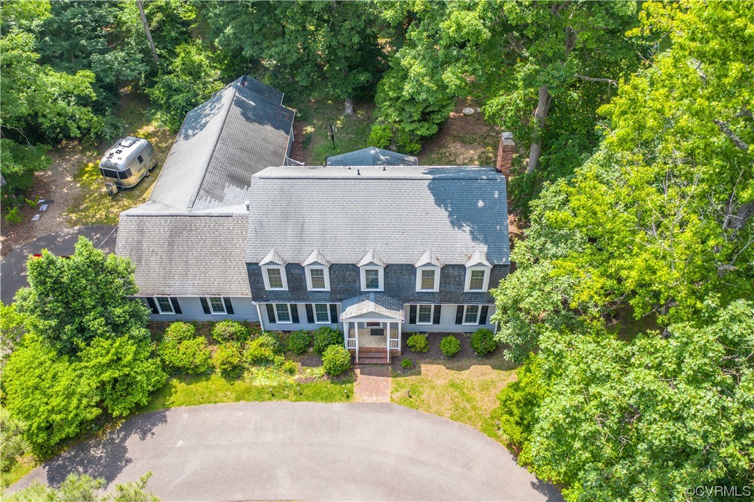 2620 Salisbury Road Midlothian, VA 23113 - Photo 34 of 36 an aerial view of a house with a garden and plants