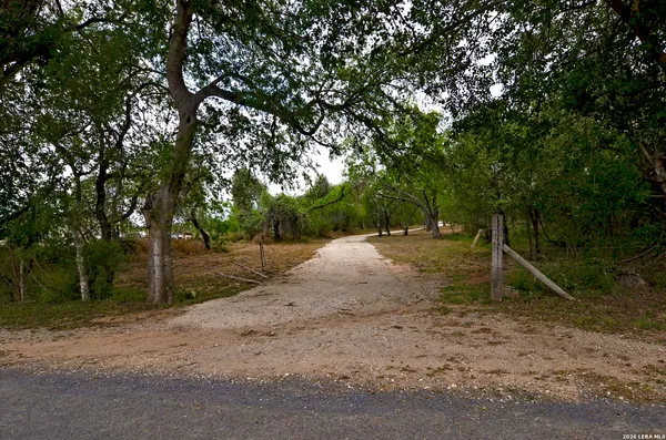 $297,000 | 101 Alfredo Lane, Floresville, TX 78114
