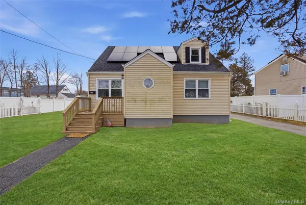 $550,000 | 12 South Prospect Street, Copiague, NY 11726