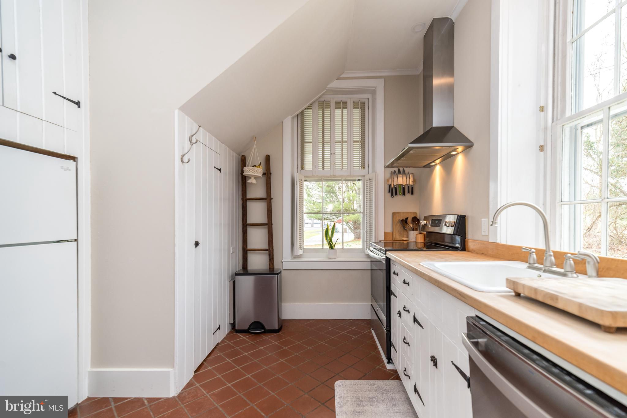 114 Headquarters Road Erwinna, PA 18920 - Photo 12 of 39 New Bosch Dishwasher