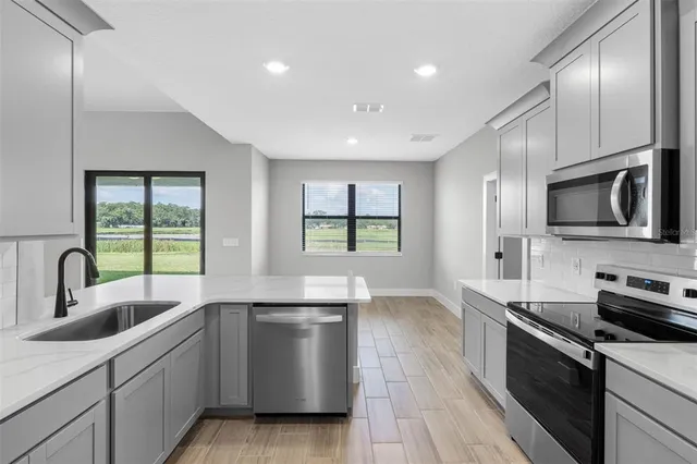 $569,900 | 13501 Walden Sheffield Road, Dover, FL 33527