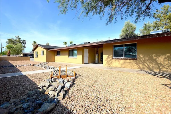 $799 | 1119 North 35th Street, Unit 6, Phoenix, AZ 85008