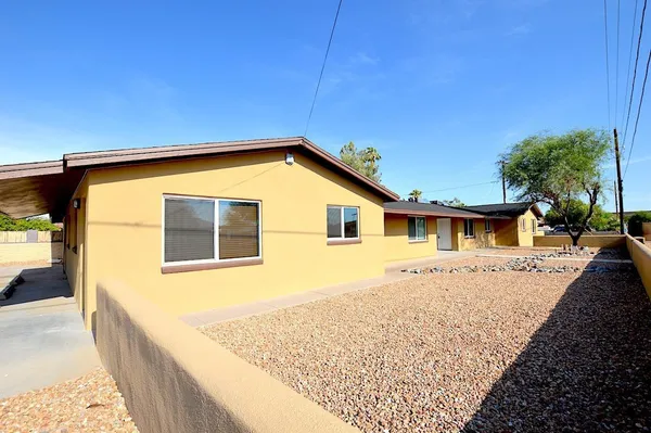 $799 | 1119 North 35th Street, Unit 6, Phoenix, AZ 85008