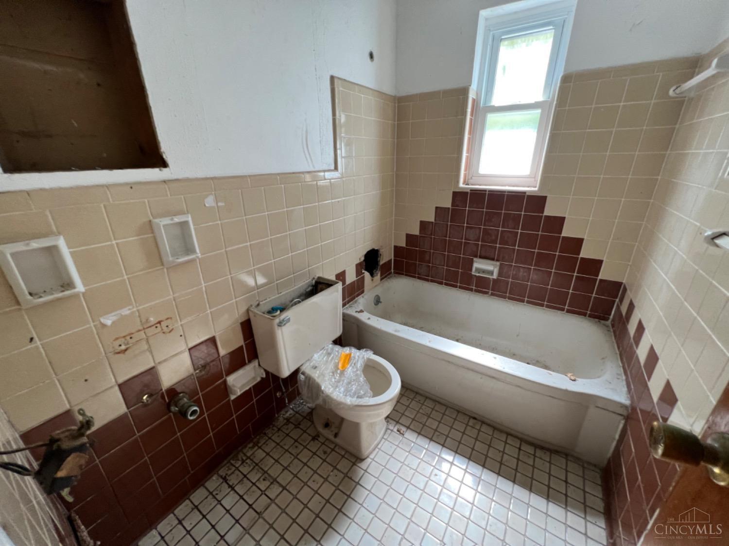 5949 Sheits Road Cincinnati, OH 45252 - Photo 14 of 19 Gallery Image 14