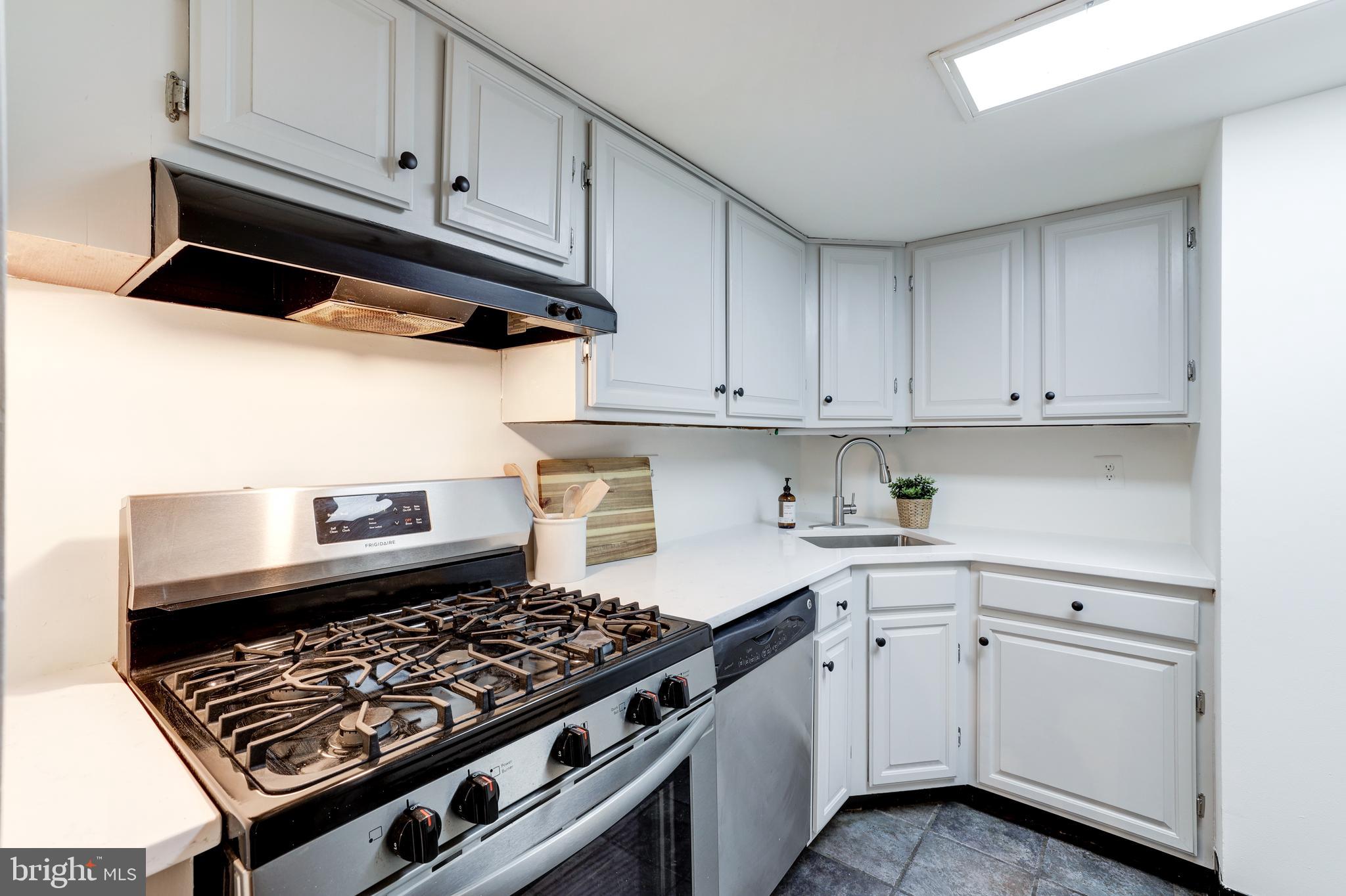1520 Northgate Square, Unit 1A Reston, VA 20190 - Photo 14 of 31 Gallery Image 14