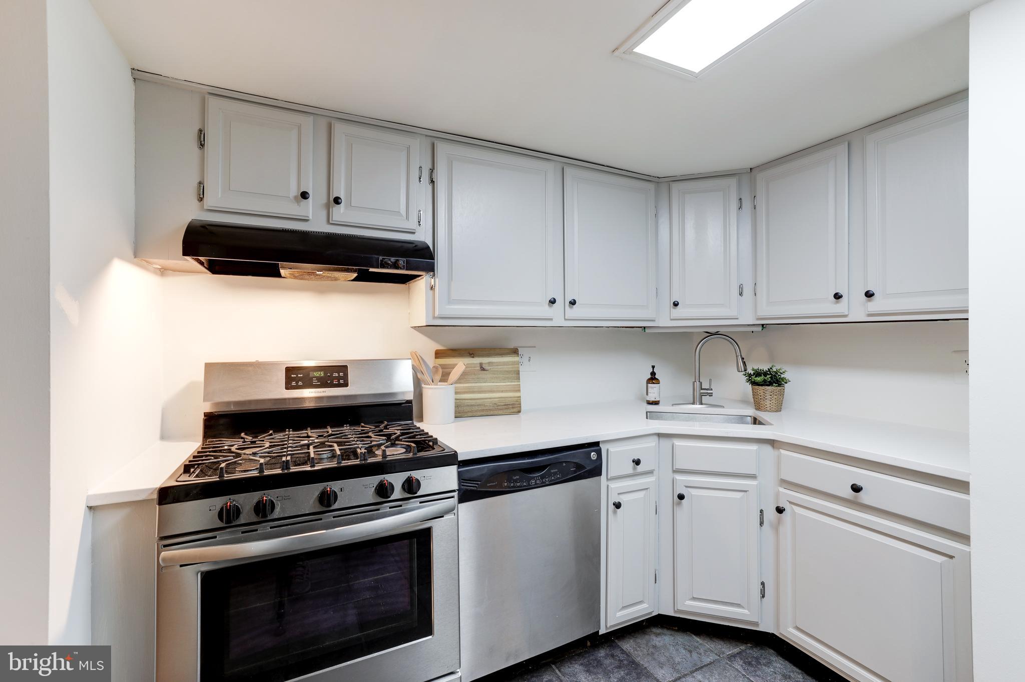 1520 Northgate Square, Unit 1A Reston, VA 20190 - Photo 16 of 31 Gallery Image 16
