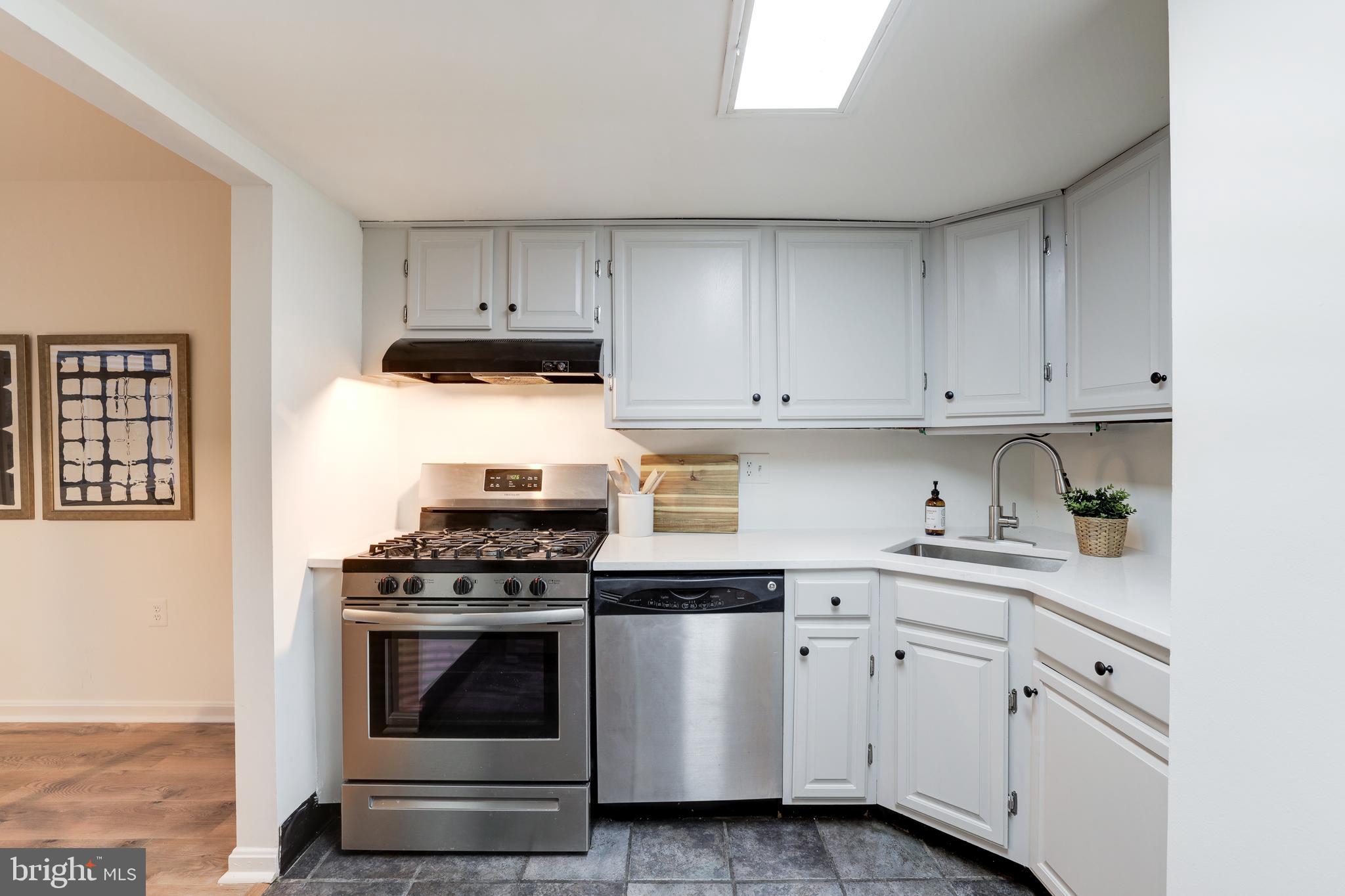 1520 Northgate Square, Unit 1A Reston, VA 20190 - Photo 17 of 31 Gallery Image 17