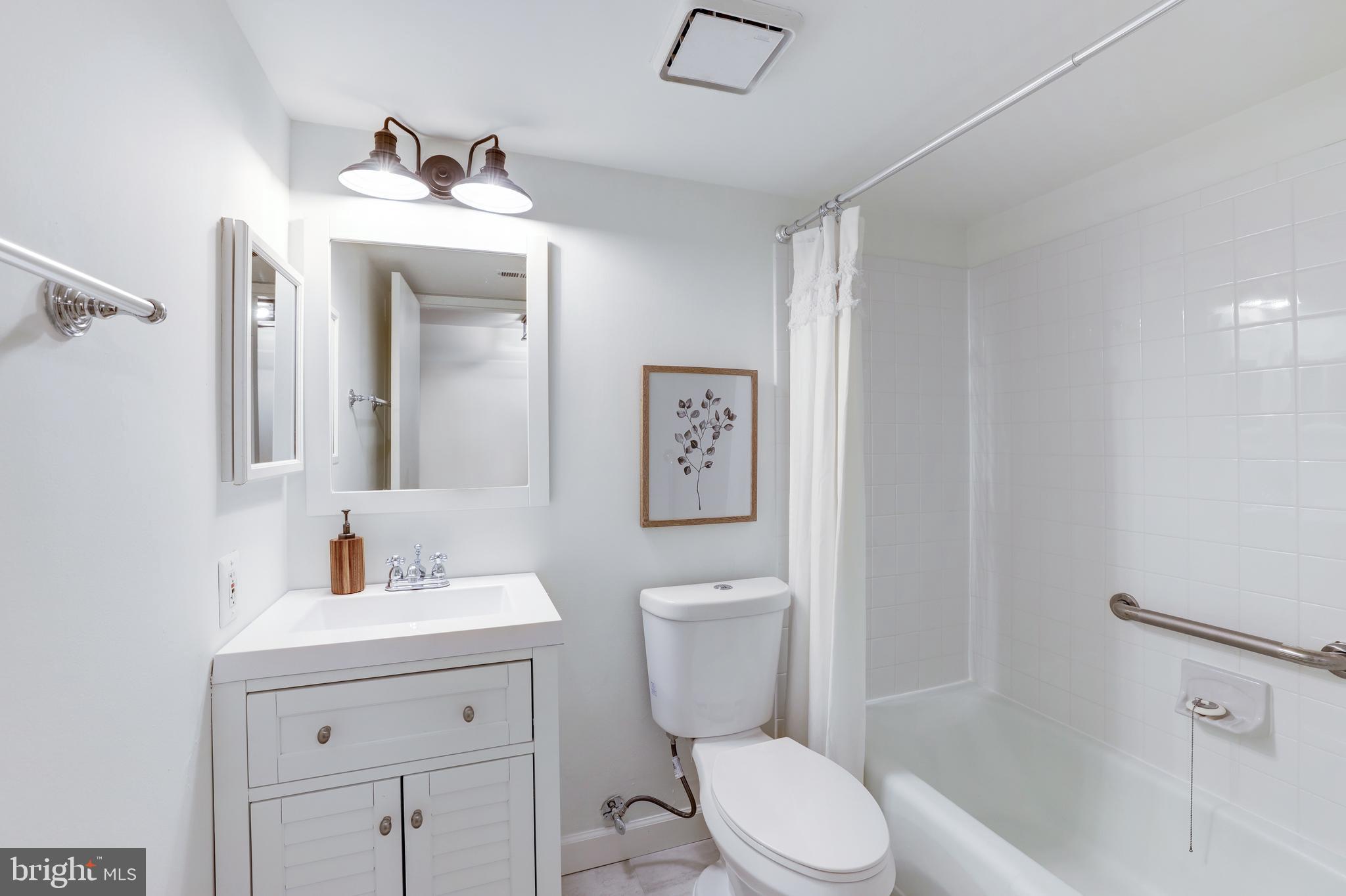 1520 Northgate Square, Unit 1A Reston, VA 20190 - Photo 20 of 31 Gallery Image 20