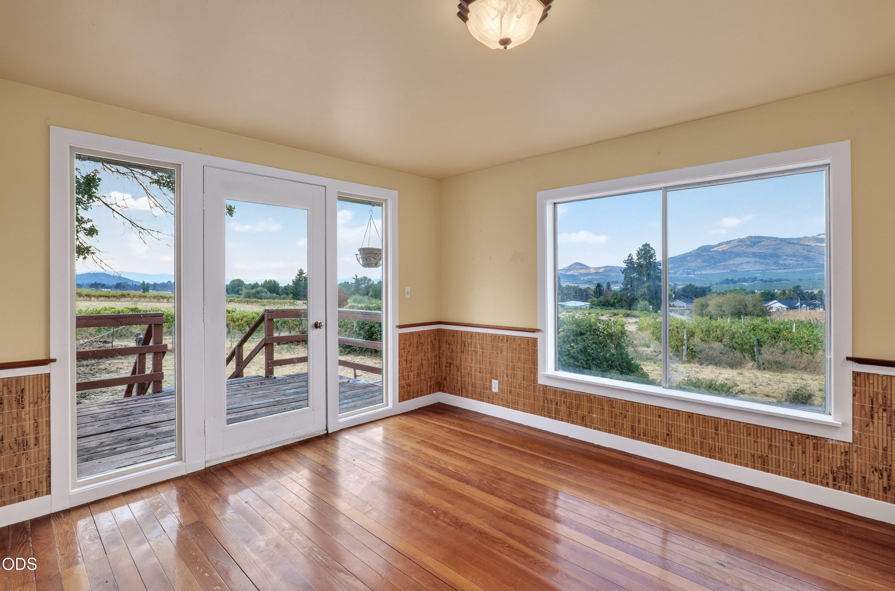 202 Pleasant View Talent, OR 97540 - Photo 18 of 73 Gallery Image 18