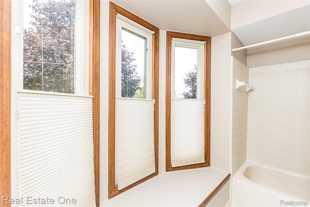 1365 Kingspath Drive Rochester, MI 48306 - Photo 40 of 52 229.jpg