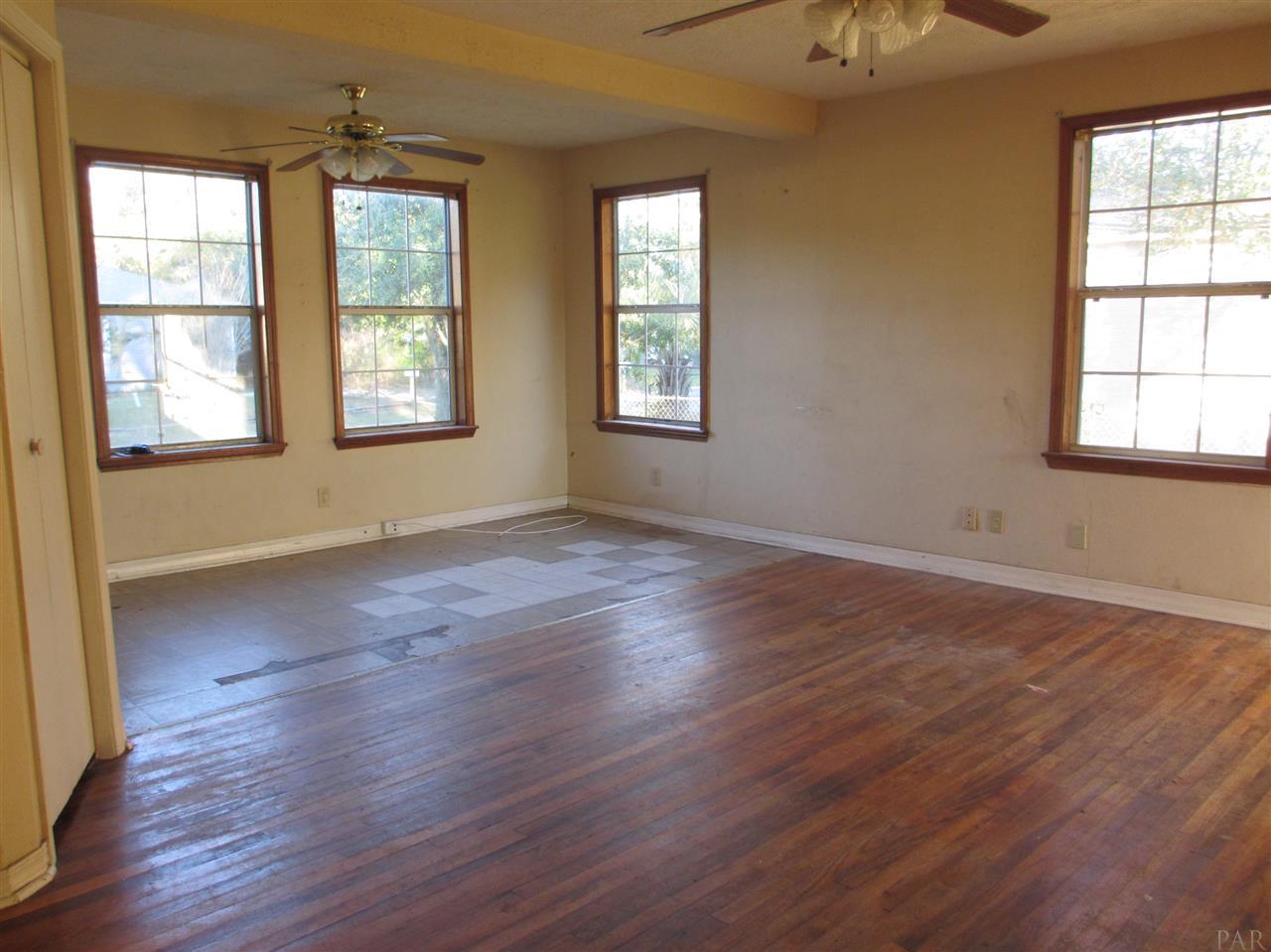 107 Payne Road Pensacola, FL 32507 - Photo 2 of 30 Gallery Image 2