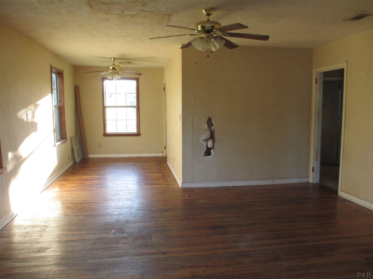 107 Payne Road Pensacola, FL 32507 - Photo 6 of 30 Gallery Image 6