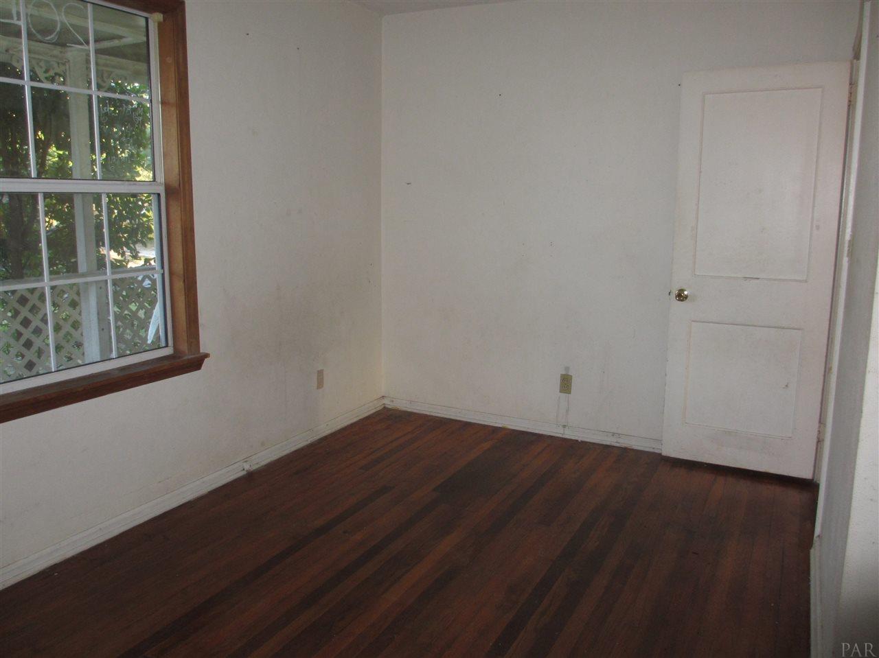 107 Payne Road Pensacola, FL 32507 - Photo 8 of 30 Gallery Image 8