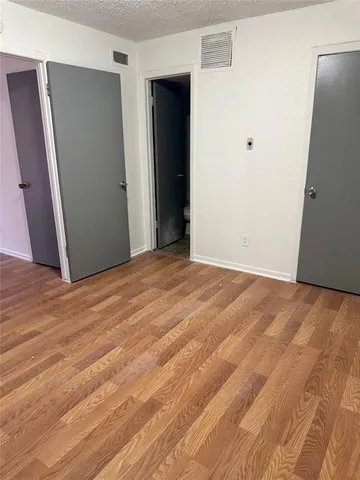 $900 | 830 North Lancaster Avenue, Dallas, TX 75203