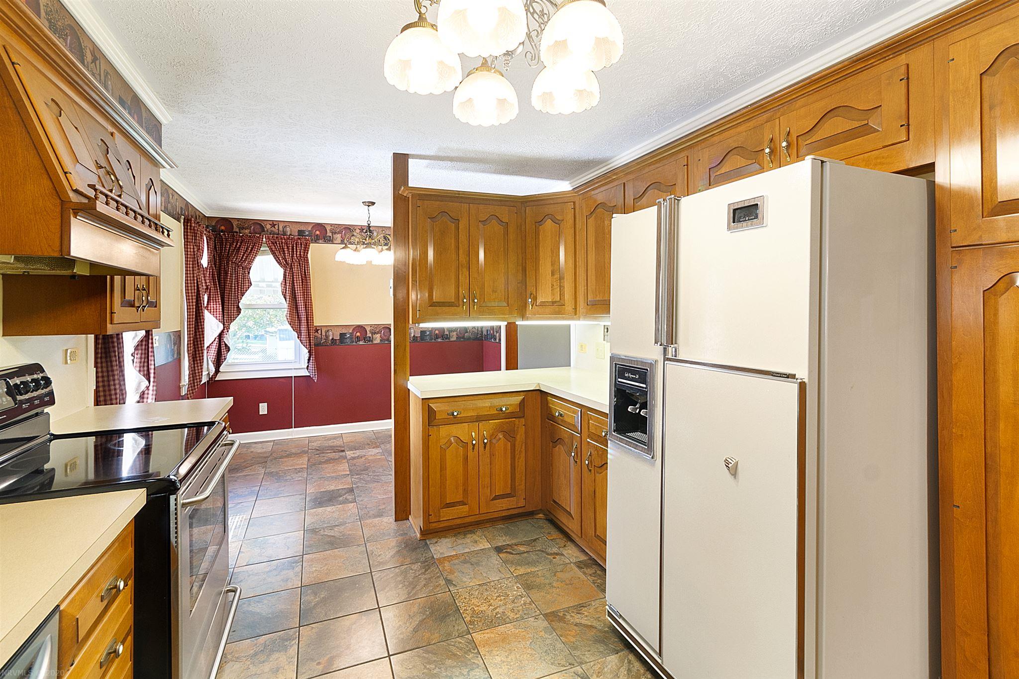 1712 Newbern Road Pulaski, VA 24301 - Photo 19 of 72 Gallery Image 19