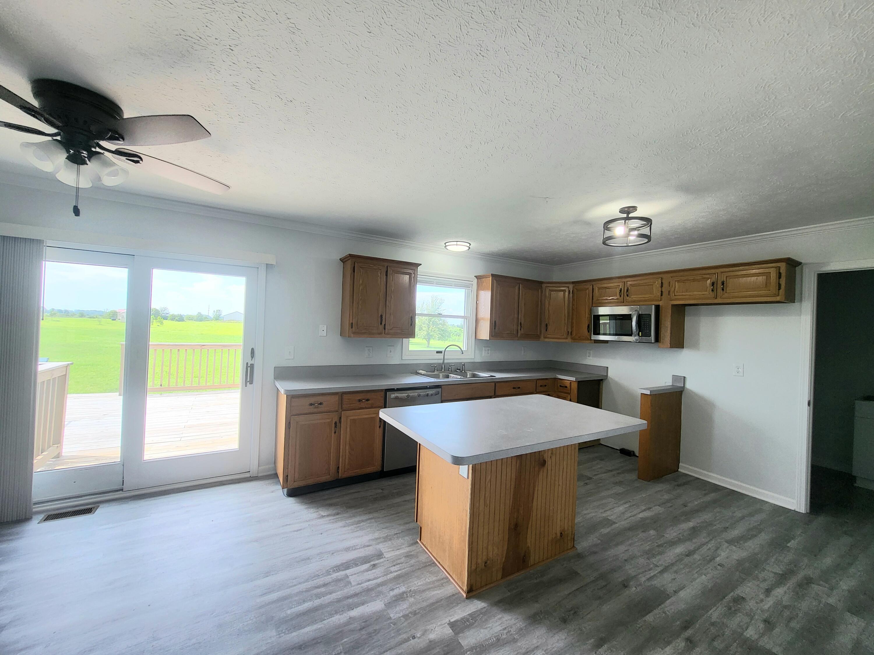 3763 North Section Line Road Radnor, OH 43066 - Photo 9 of 46 20260816_144515