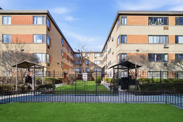 $6,500,000 | 1508-1512 West Farwell Avenue, Chicago, IL 60626