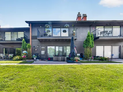 $275,000 | 33 Lausanne Court, Unit 3306, Geneva, WI 53147