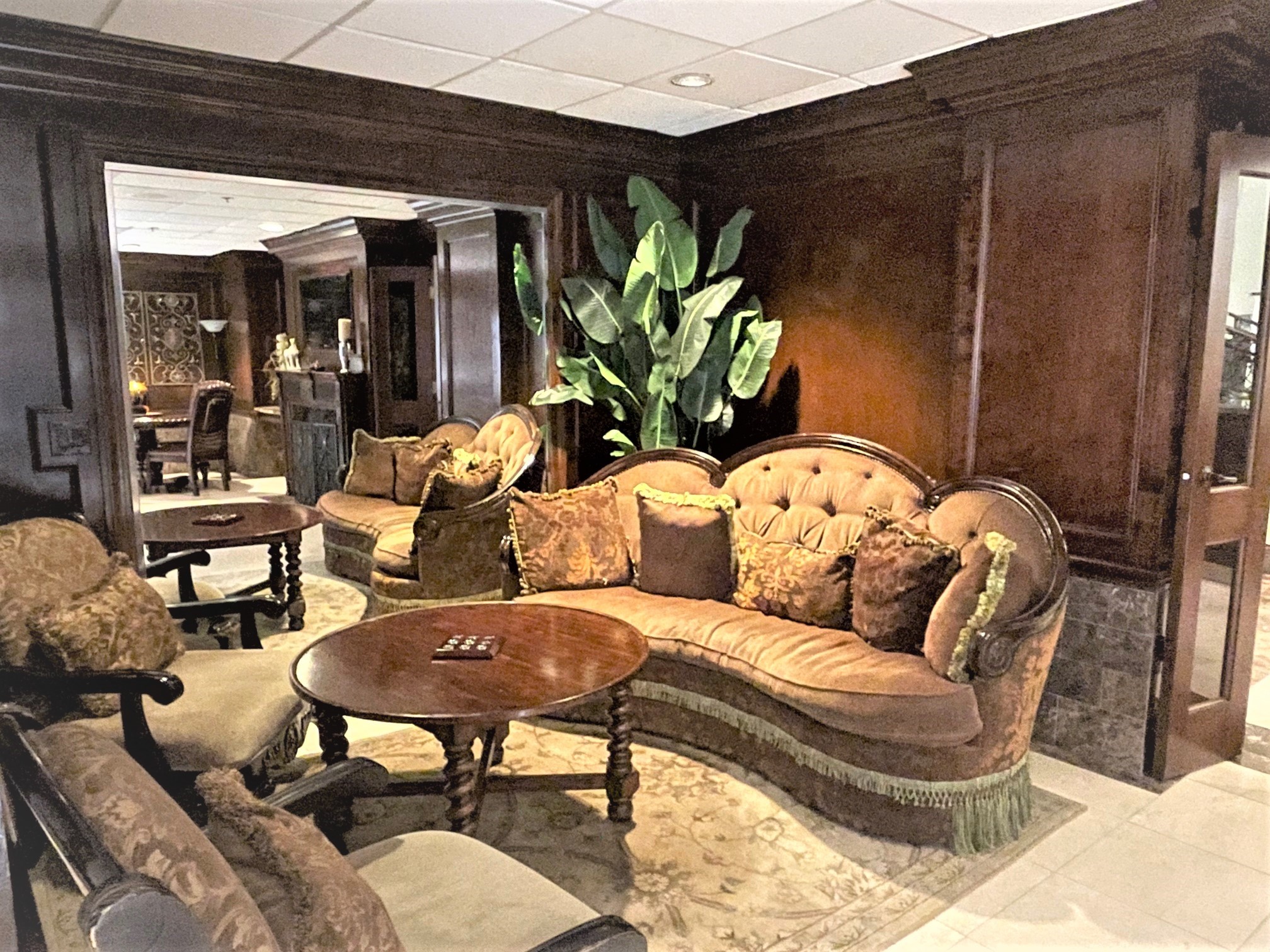 3525 Sage Road, Unit 404 Houston, TX 77056 - Photo 2 of 42 Seating area in the private club room