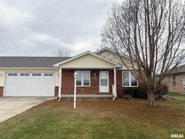 $179,900 | 130 West Cruger Road, Washington, IL 61571