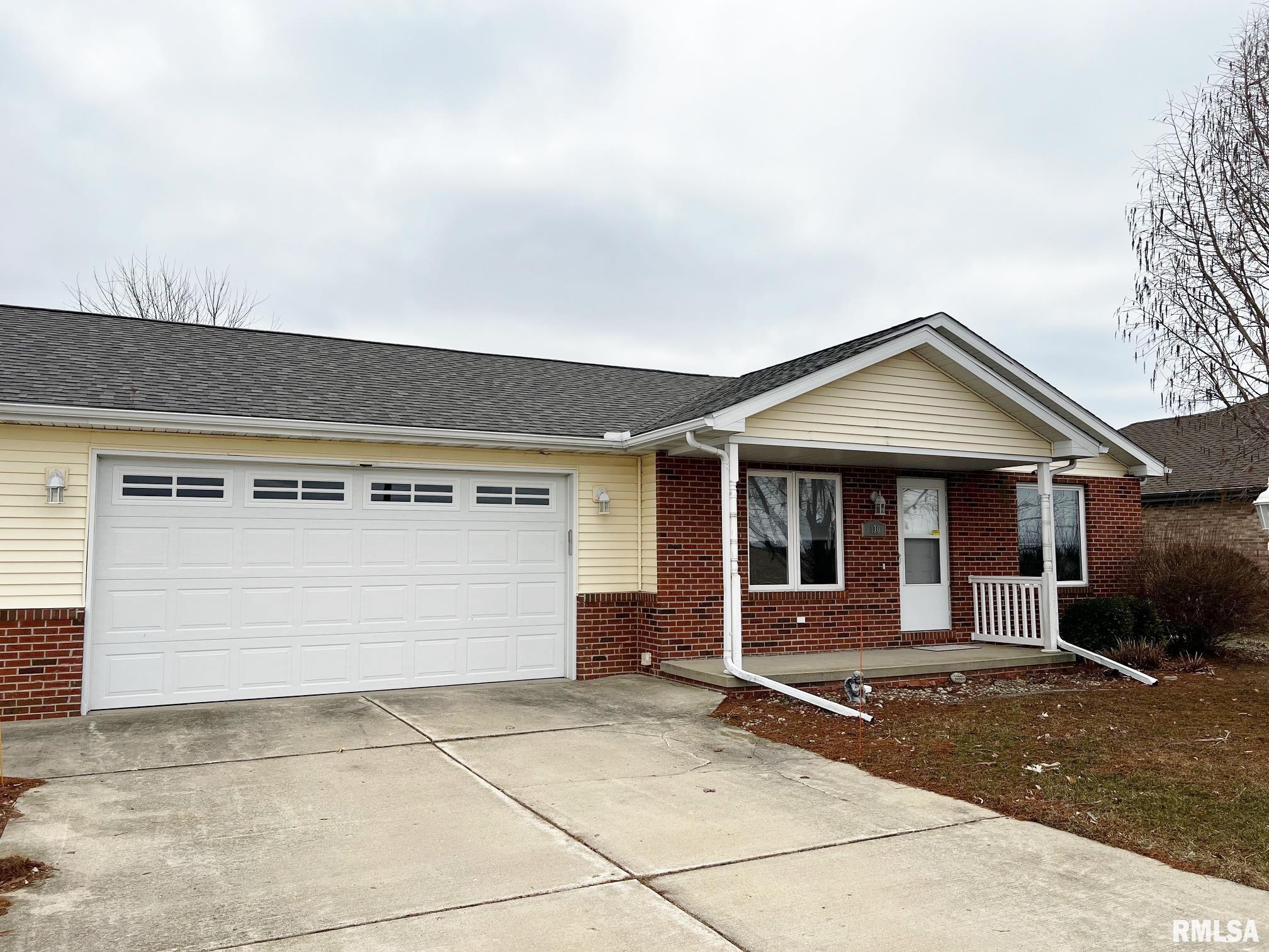 130 West Cruger Road Washington, IL 61571 - Photo 2 of 17