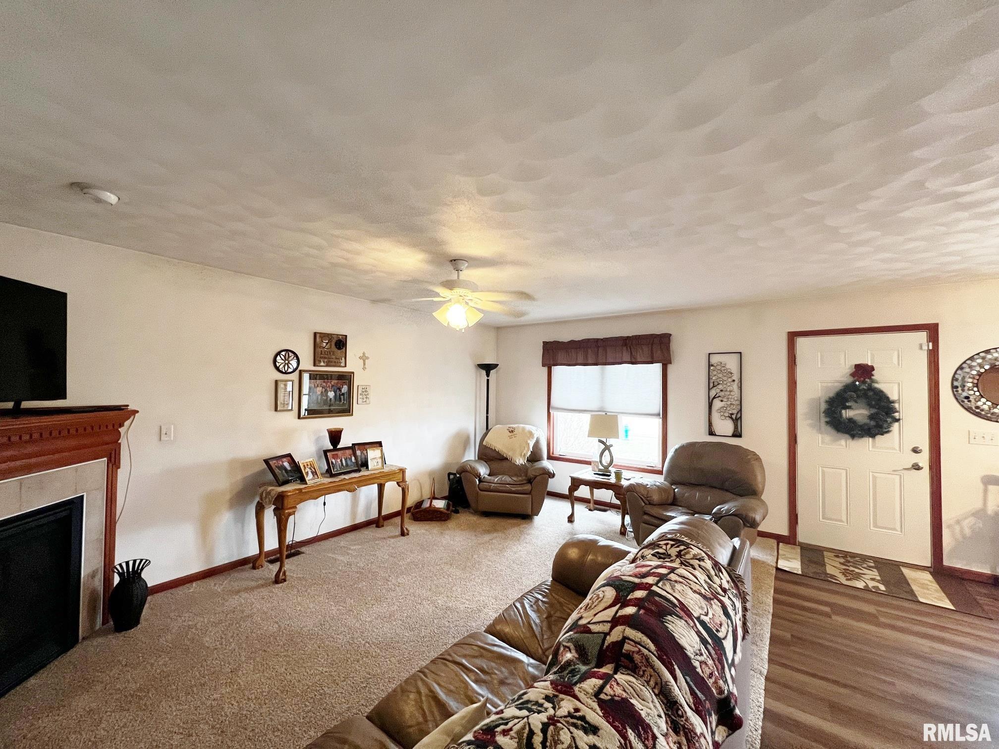 130 West Cruger Road Washington, IL 61571 - Photo 5 of 17