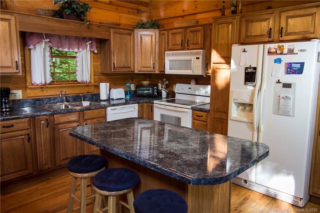 207 Mash Stomp Road Maggie Valley, NC 28751 - Photo 4 of 24 Gallery Image 4