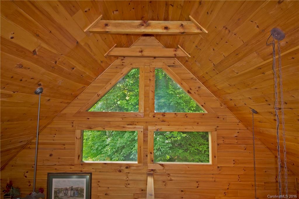 207 Mash Stomp Road Maggie Valley, NC 28751 - Photo 5 of 24 Gallery Image 5