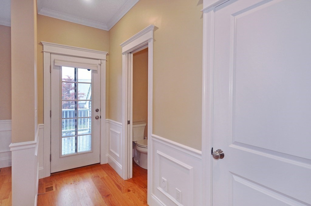 40 Grove Street, Unit 1 Waltham, MA 02453 - Photo 16 of 38
