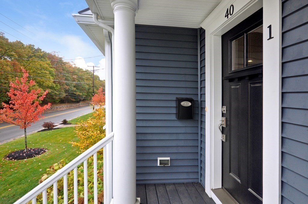 40 Grove Street, Unit 1 Waltham, MA 02453 - Photo 4 of 38