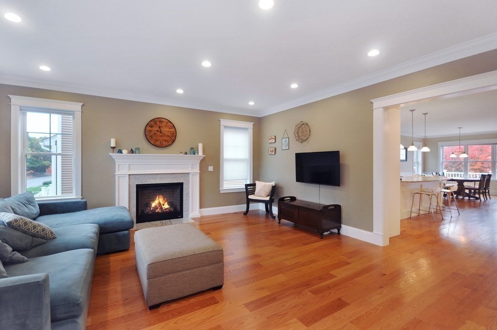 40 Grove Street, Unit 1 Waltham, MA 02453 - Photo 5 of 38