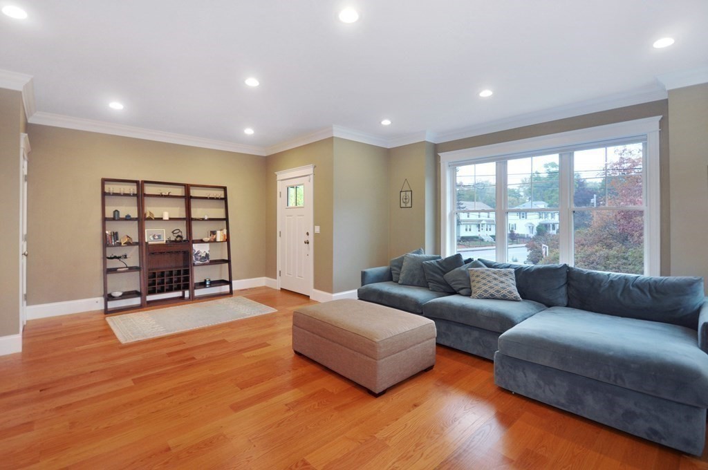 40 Grove Street, Unit 1 Waltham, MA 02453 - Photo 7 of 38