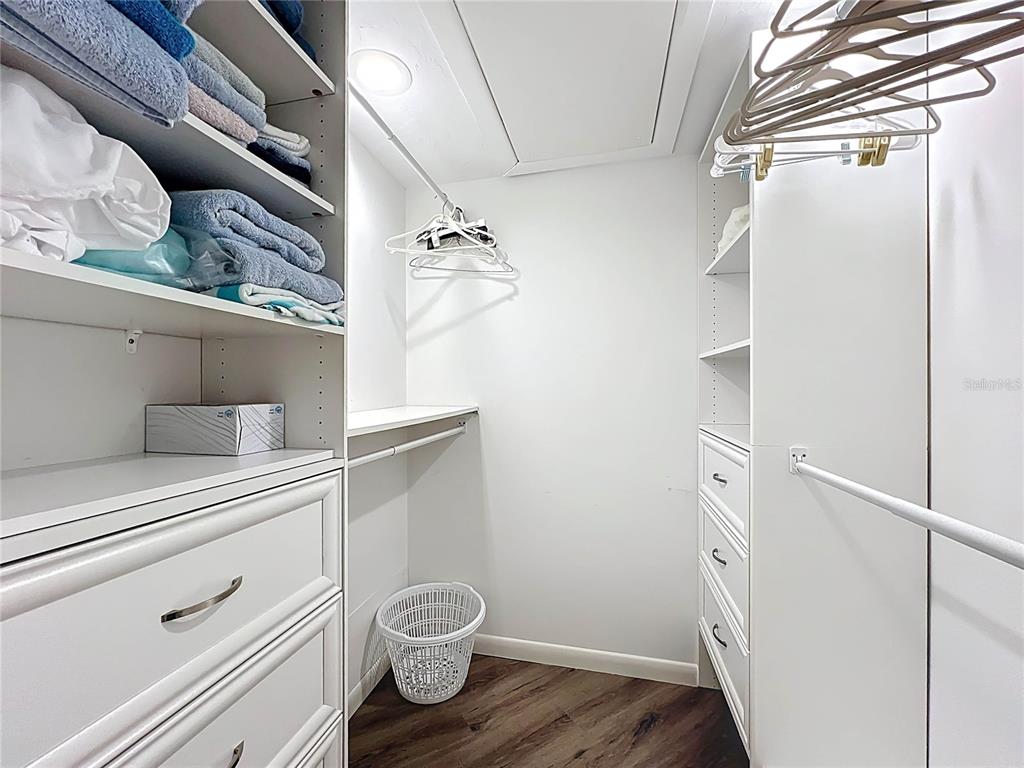 1508 Pelican Cove Road, Unit GR232 Sarasota, FL 34231 - Photo 19 of 54 a bathroom with a toilet and a sink