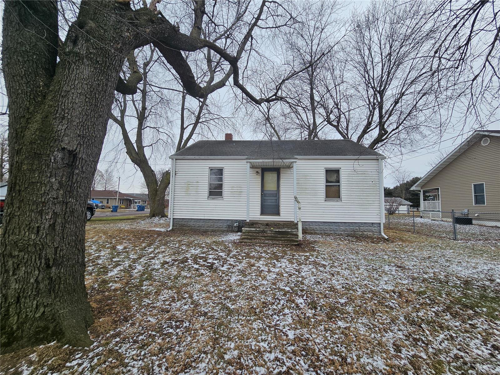 1418 Main Street South Roxana, IL 62087 - Photo 3 of 21