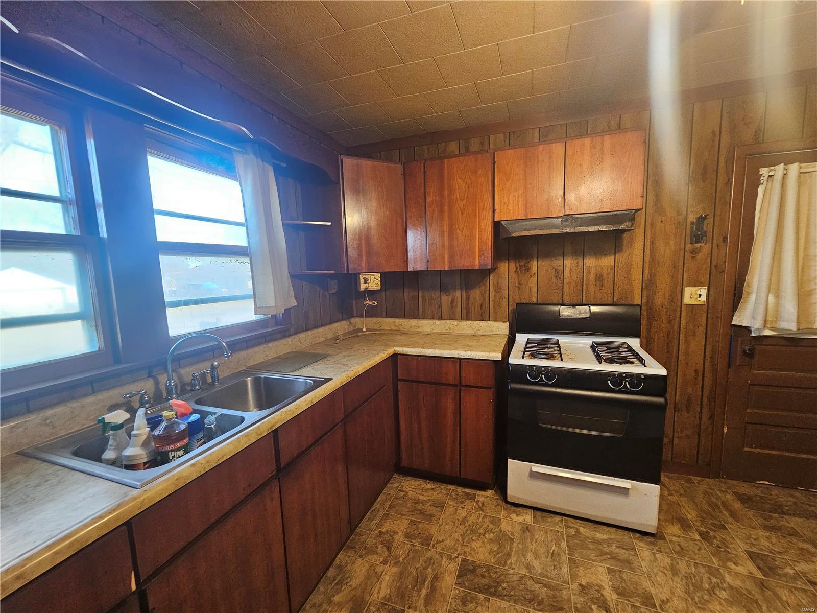 1418 Main Street South Roxana, IL 62087 - Photo 4 of 21