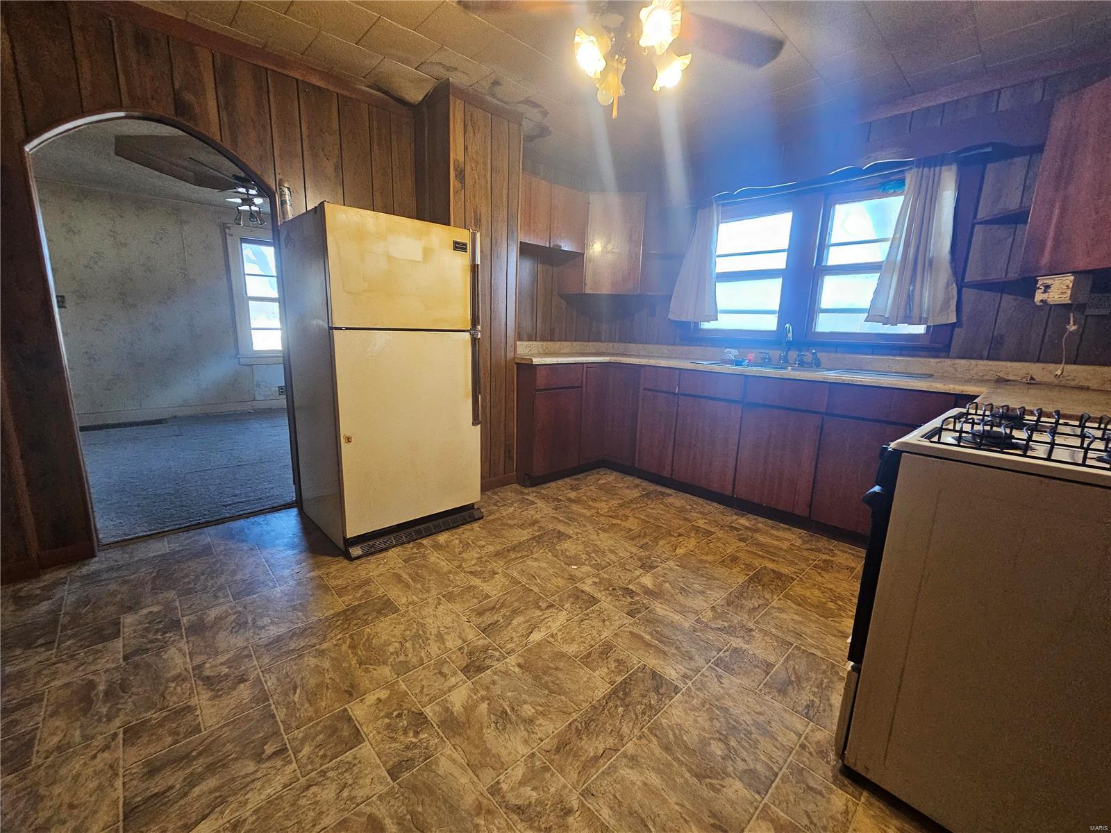 1418 Main Street South Roxana, IL 62087 - Photo 5 of 21
