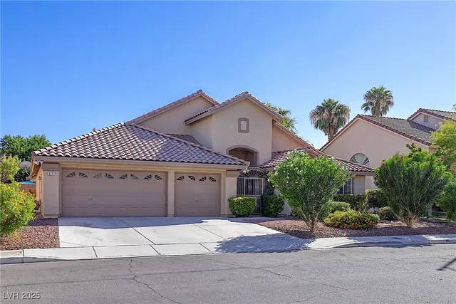 $2,800 | 373 Kenya Road, Las Vegas, NV 89123