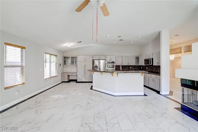 $2,800 | 373 Kenya Road, Las Vegas, NV 89123