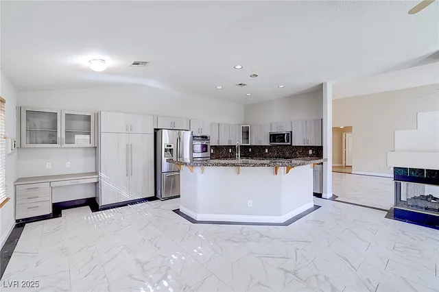 $2,800 | 373 Kenya Road, Las Vegas, NV 89123