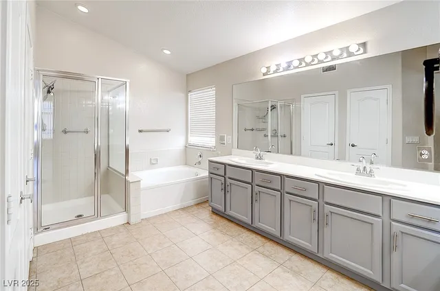 $2,800 | 373 Kenya Road, Las Vegas, NV 89123