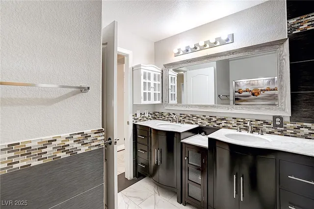 $2,800 | 373 Kenya Road, Las Vegas, NV 89123