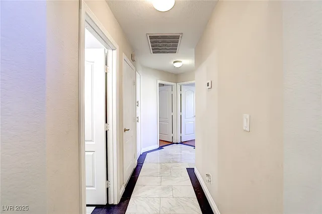 $2,800 | 373 Kenya Road, Las Vegas, NV 89123